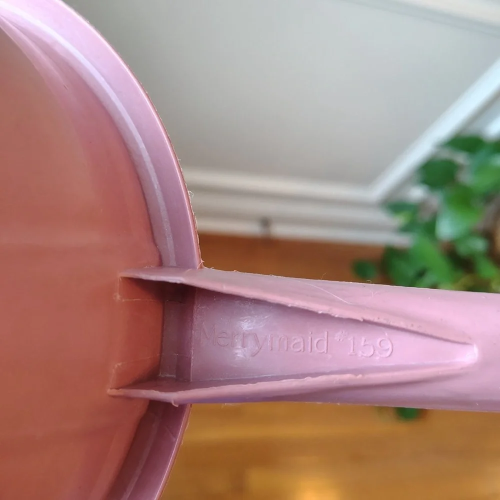 Vtg Pink Colander Strainer Bowl With Handle MCM Plastic Retro Kitchen Merrymaid